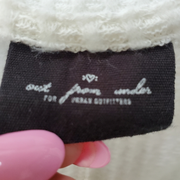 OUT FROM UNDER White thermal Button down SzS EUC! - Picture 9 of 9